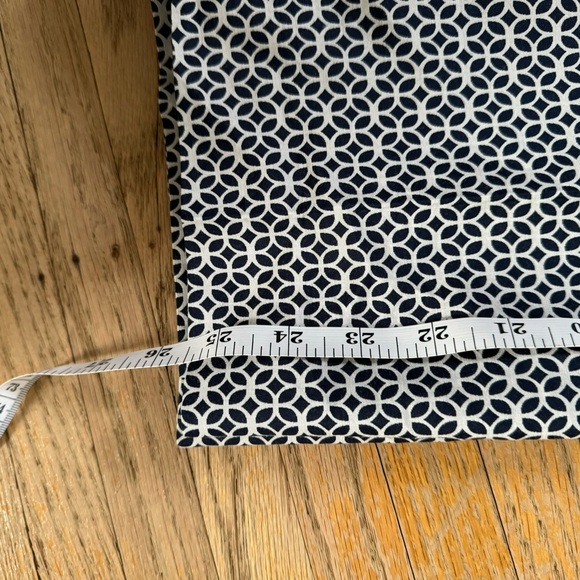 Ann Taylor  Womens Size 12 Black & White Print Margo Pants Capris - Picture 15 of 15
